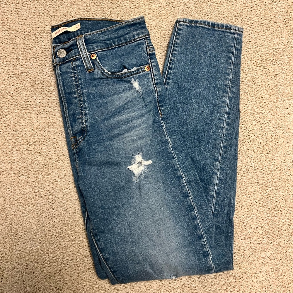 Vintage Levi Wedgie Skinny denim Jeans w Rips size 26